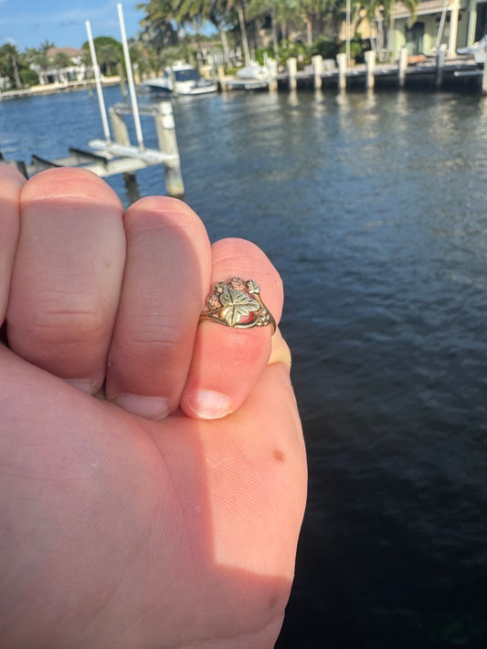 "Garden Motif" 10k Gold Ring, yellow gold with rose accents