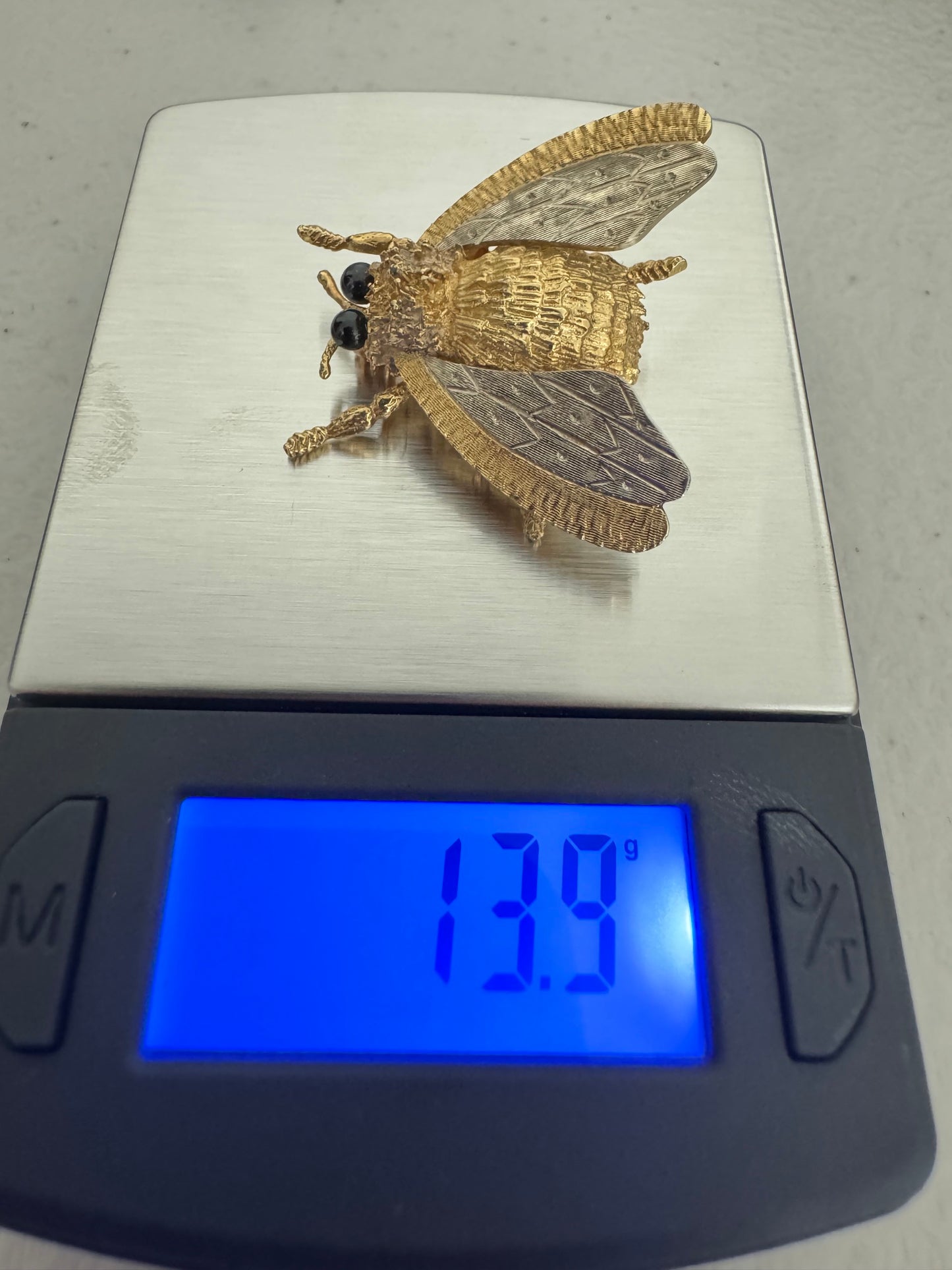 18k white and yellow gold Cellino "Bee" Brooch, 13.9 grams heavy (!) with onyx eyes