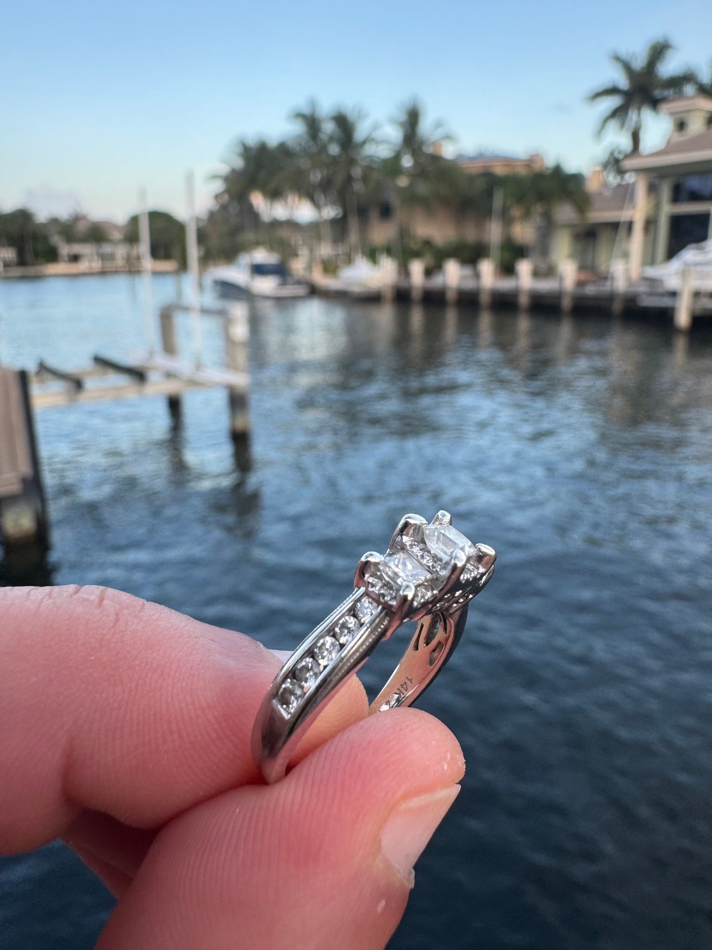 14k White Gold and Diamond ring weighing 4.7 grams