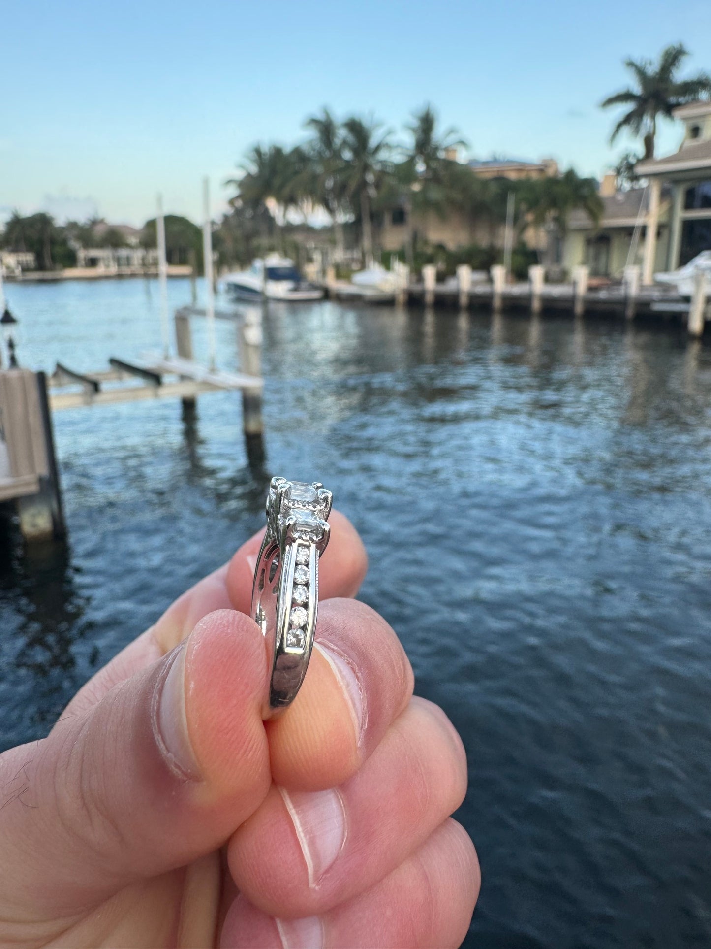 14k White Gold and Diamond ring weighing 4.7 grams